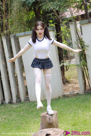 小宝贝下面的小嘴流水了